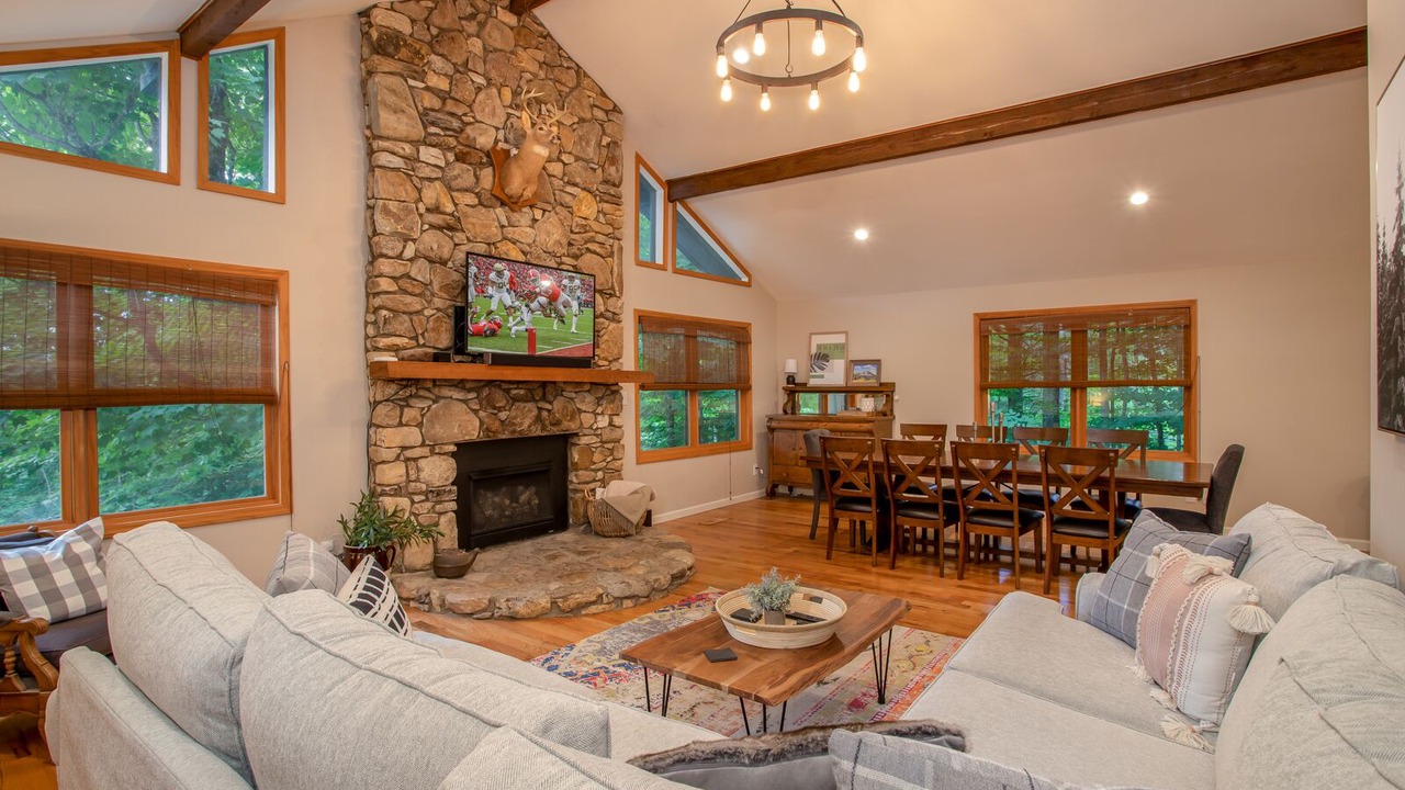 Photo of Livingroom in Charter Hills