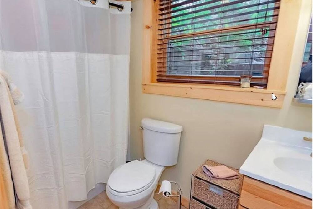 Photo of Bathroom in Old Fields