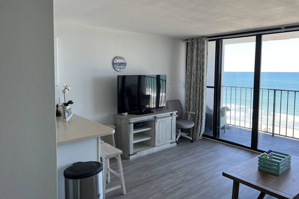 Photo of Livingroom in Wilmington Beach