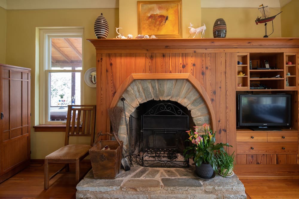 Photo of Livingroom in Laurel Park