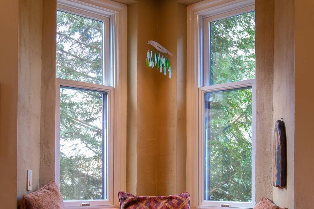 Photo of Bedroom in Laurel Park