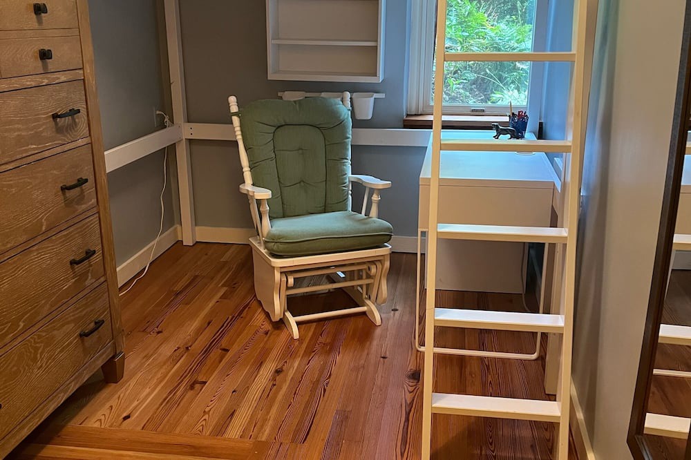 Photo of Bedroom in Laurel Park