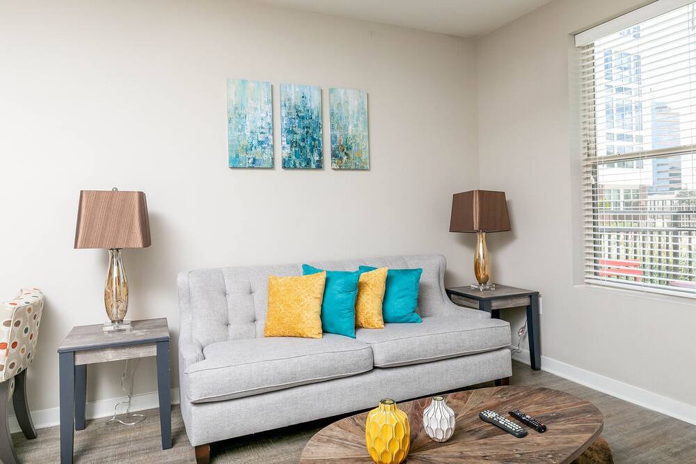 Photo of Livingroom in Downtown