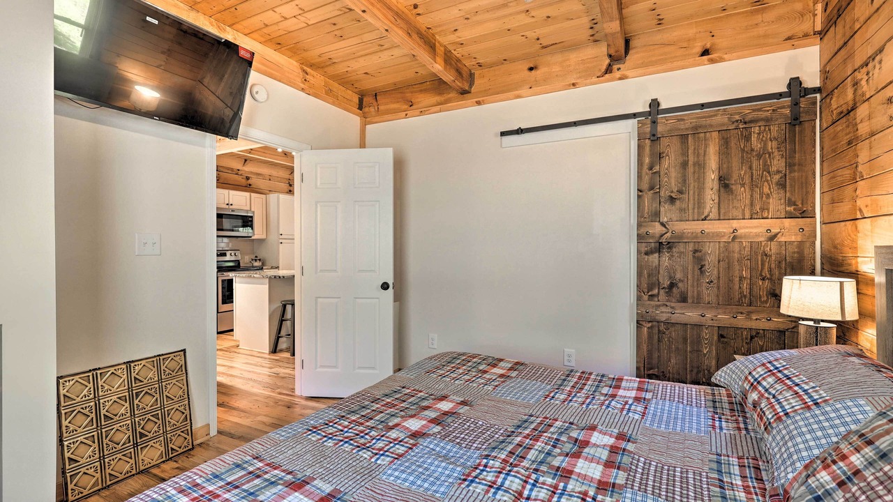 Photo of Bedroom in Purlear