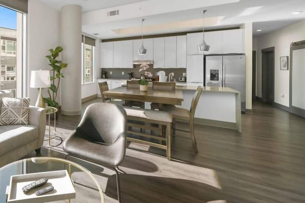 Photo of Livingroom in Second Ward