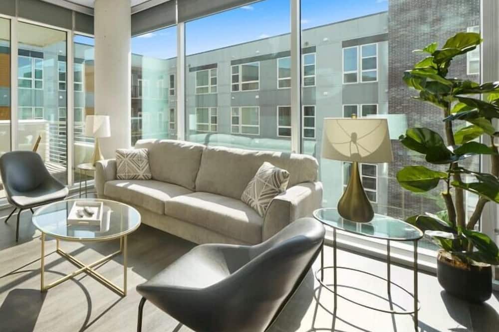 Photo of Livingroom in Second Ward