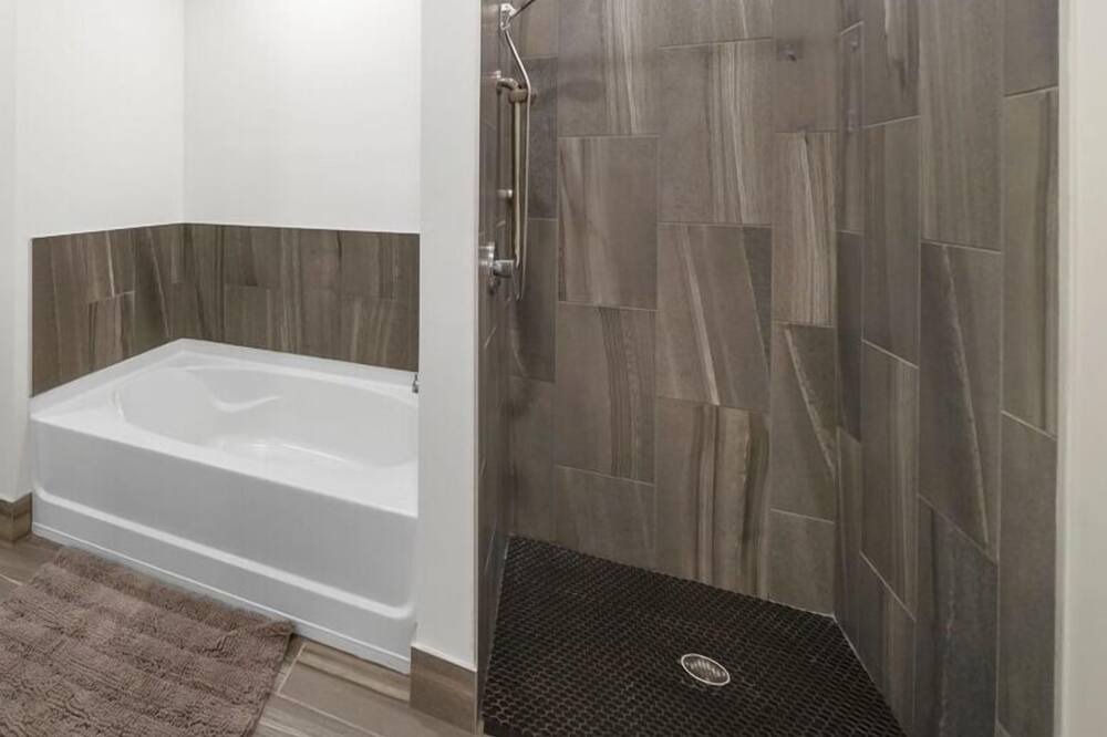 Photo of Bathroom in Second Ward