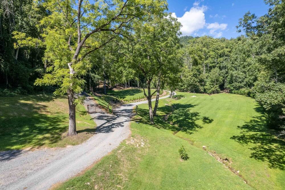 Photo of Others in Tuckasegee