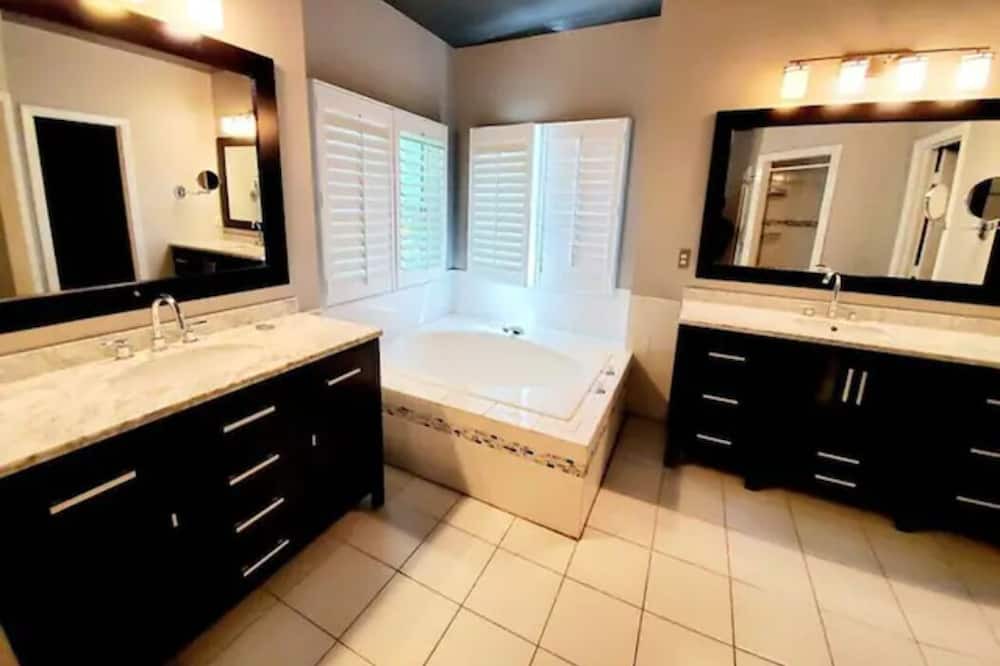 Photo of Bathroom in Steele Creek