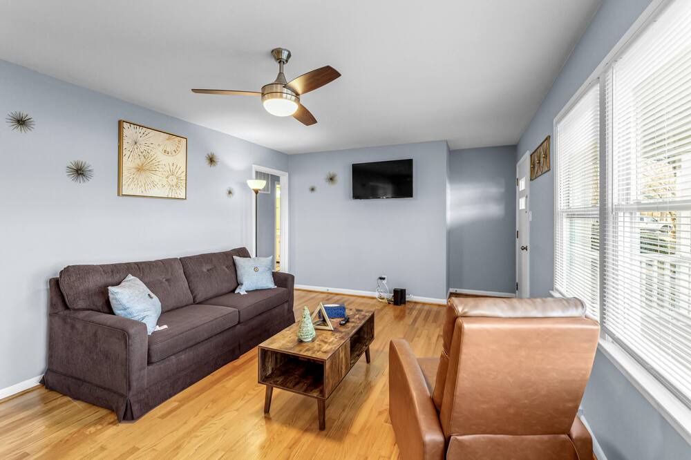 Photo of Livingroom in Greensboro