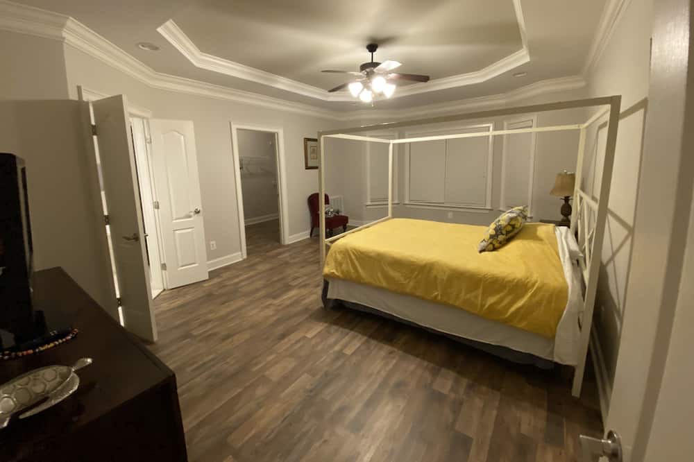 Photo of Bedroom in Cape Fear