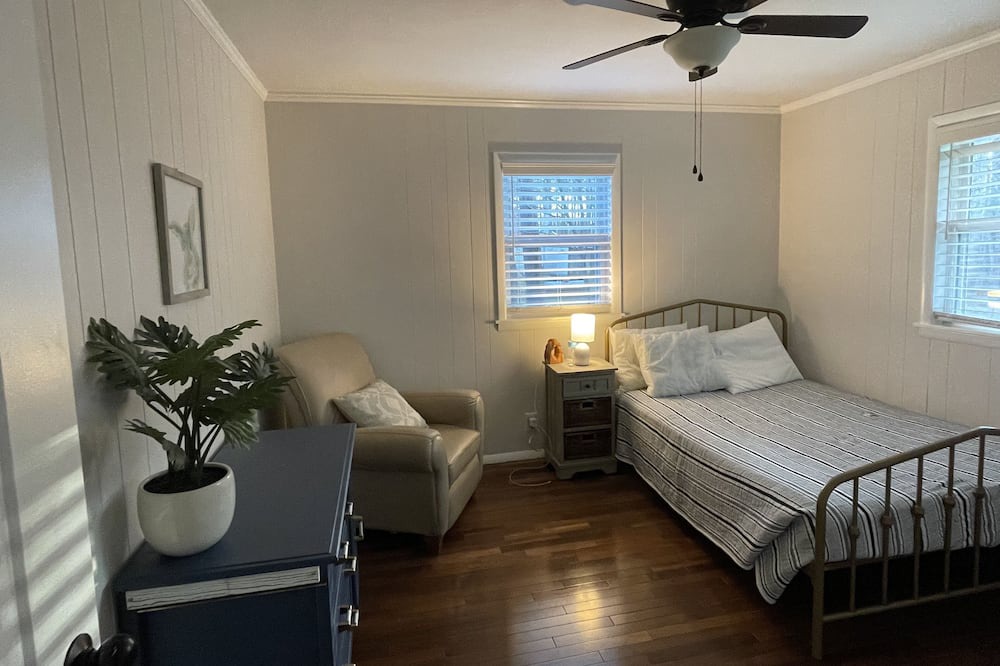 Photo of Bedroom in Raleigh