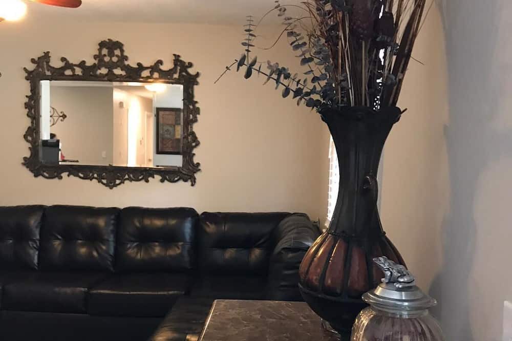 Photo of Livingroom in Mocksville
