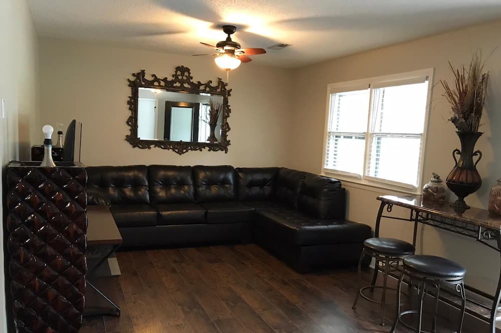 Photo of Livingroom in Mocksville
