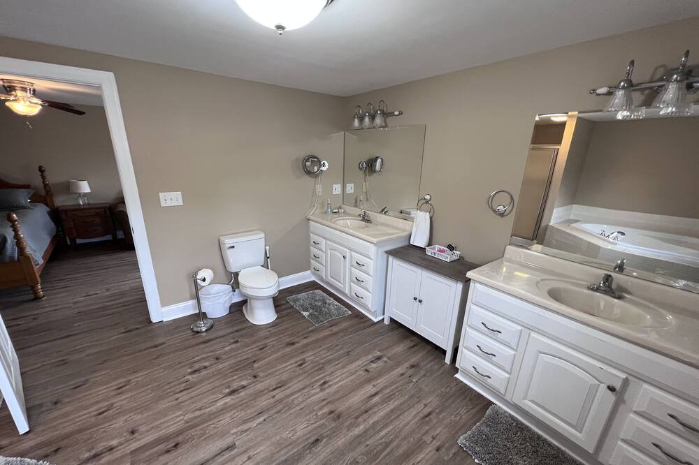 Photo of Bathroom in Lake Norman of Catawba