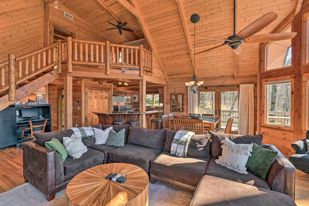 Photo of Bedroom in Smithville