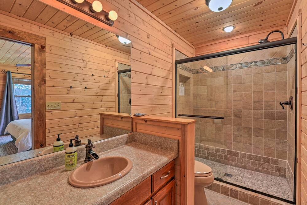 Photo of Bathroom in Smithville