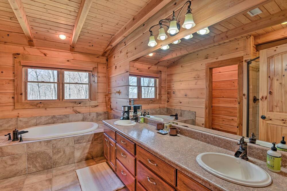 Photo of Bathroom in Smithville