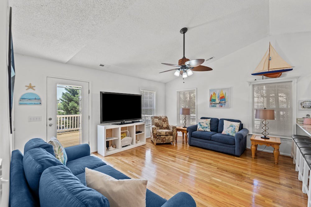Photo of Livingroom in Colington Harbour