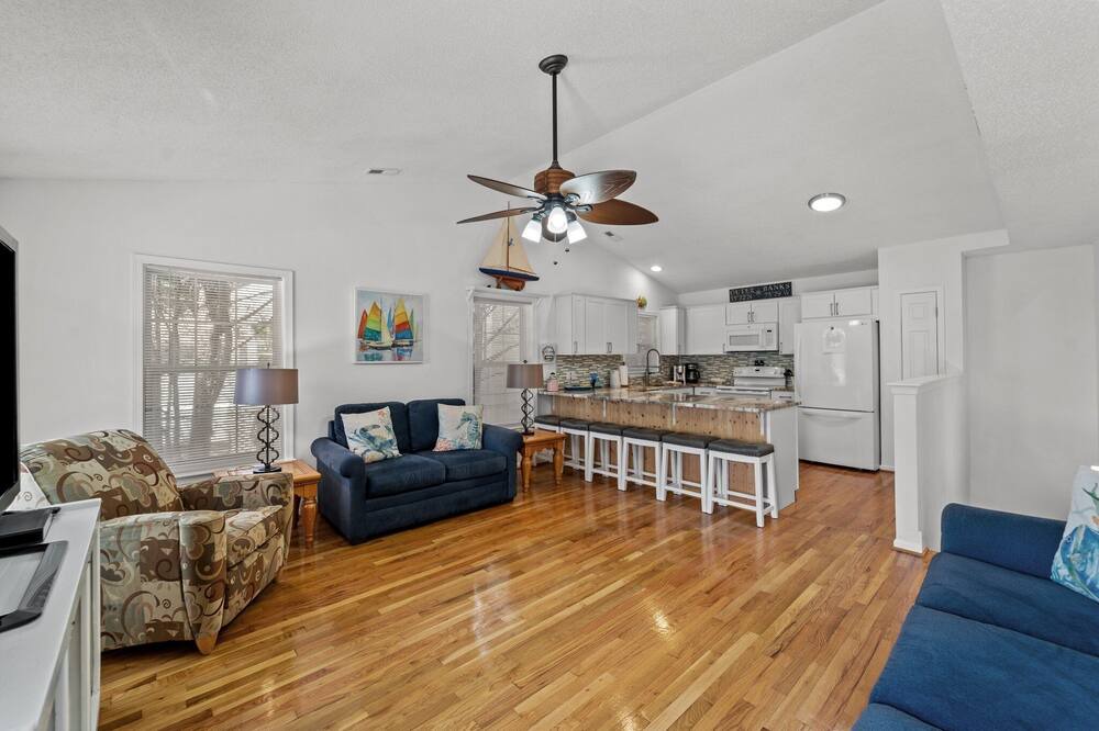 Photo of Livingroom in Colington Harbour