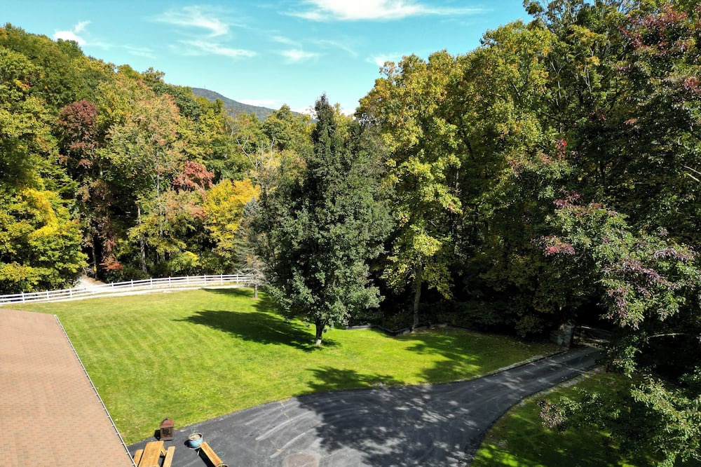 Photo of Outdoor in Gerton