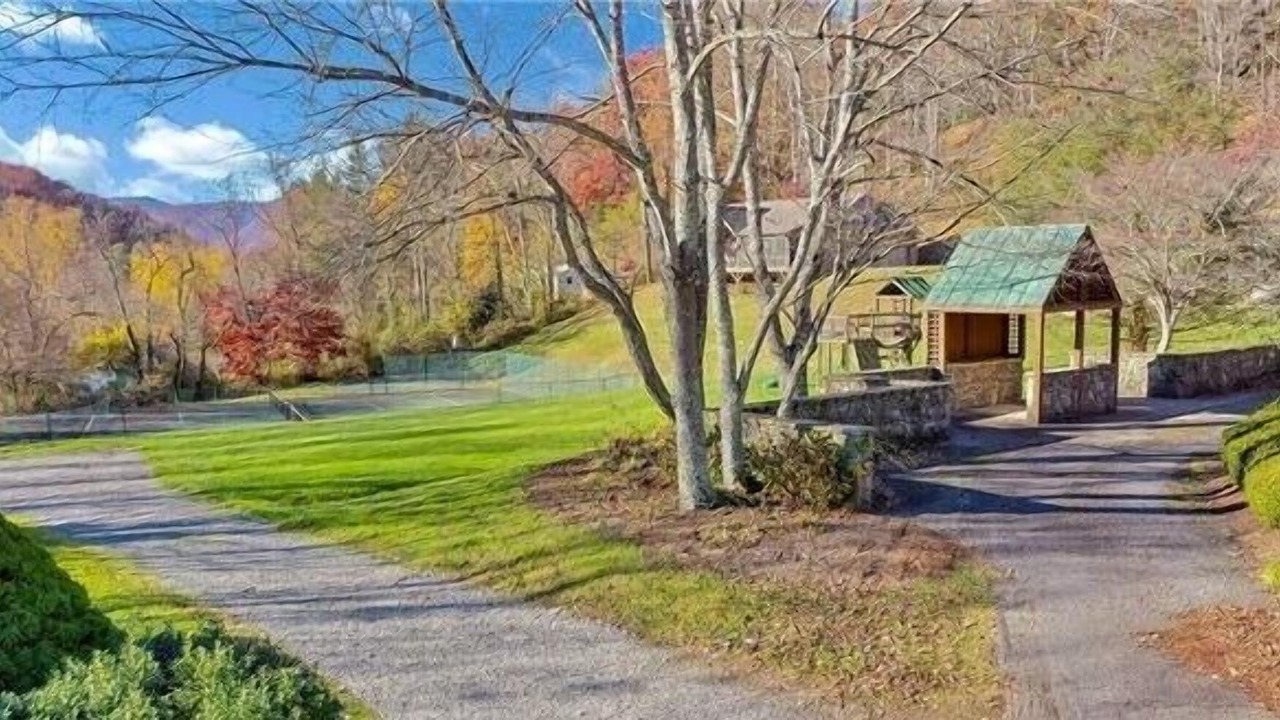 Photo of Outdoor in Ridgewood Estates