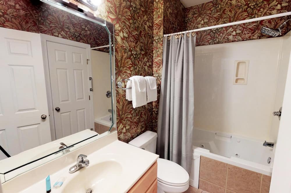Photo of Bathroom in Sea Trail