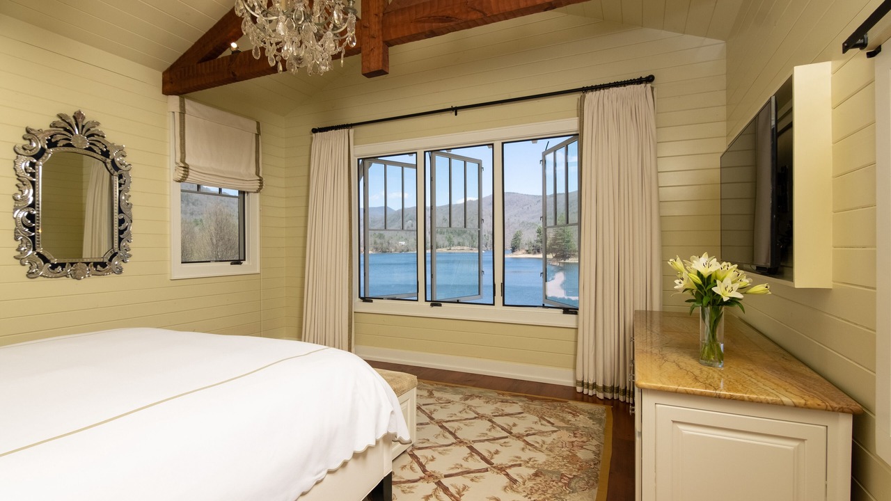 Photo of Bedroom in Tuckasegee