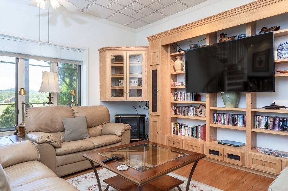 Photo of Livingroom in Lake Lure