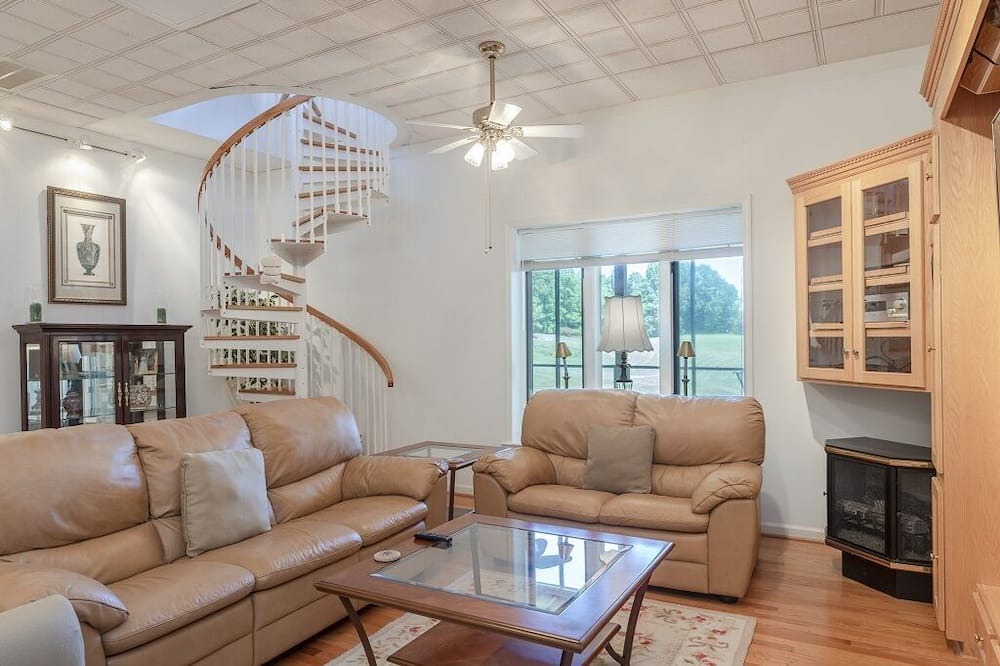 Photo of Livingroom in Lake Lure