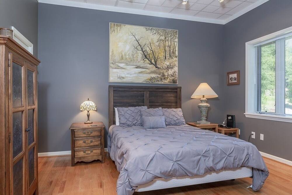 Photo of Bedroom in Lake Lure