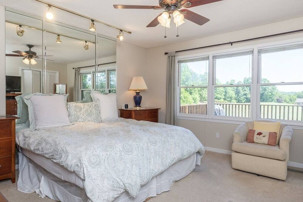 Photo of Bedroom in Lake Lure