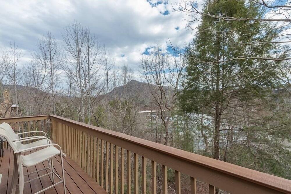 Photo of Patio Balcony in Lake Lure