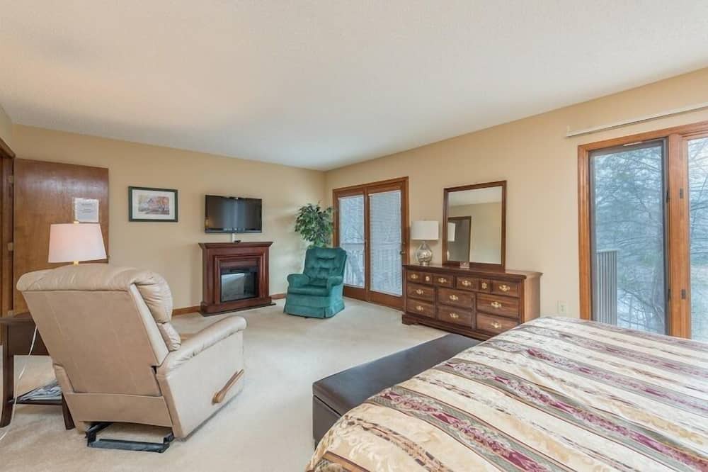 Photo of Bedroom in Lake Lure