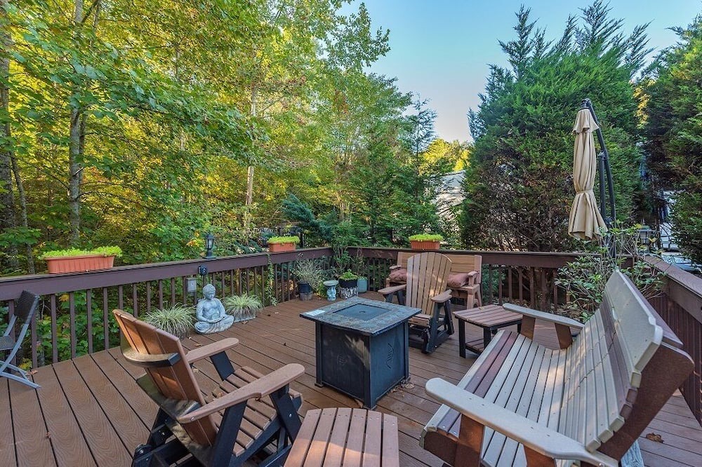 Photo of Patio Balcony in Lake Lure