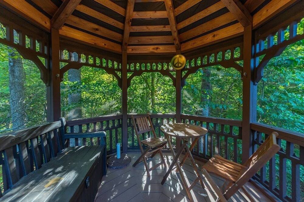 Photo of Patio Balcony in Lake Lure