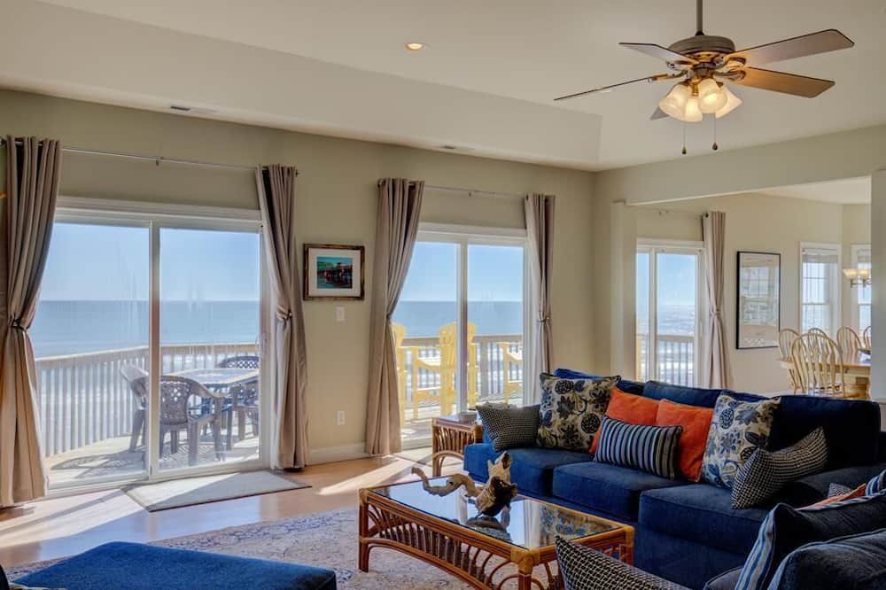 Photo of Livingroom in Village of Stump Sound