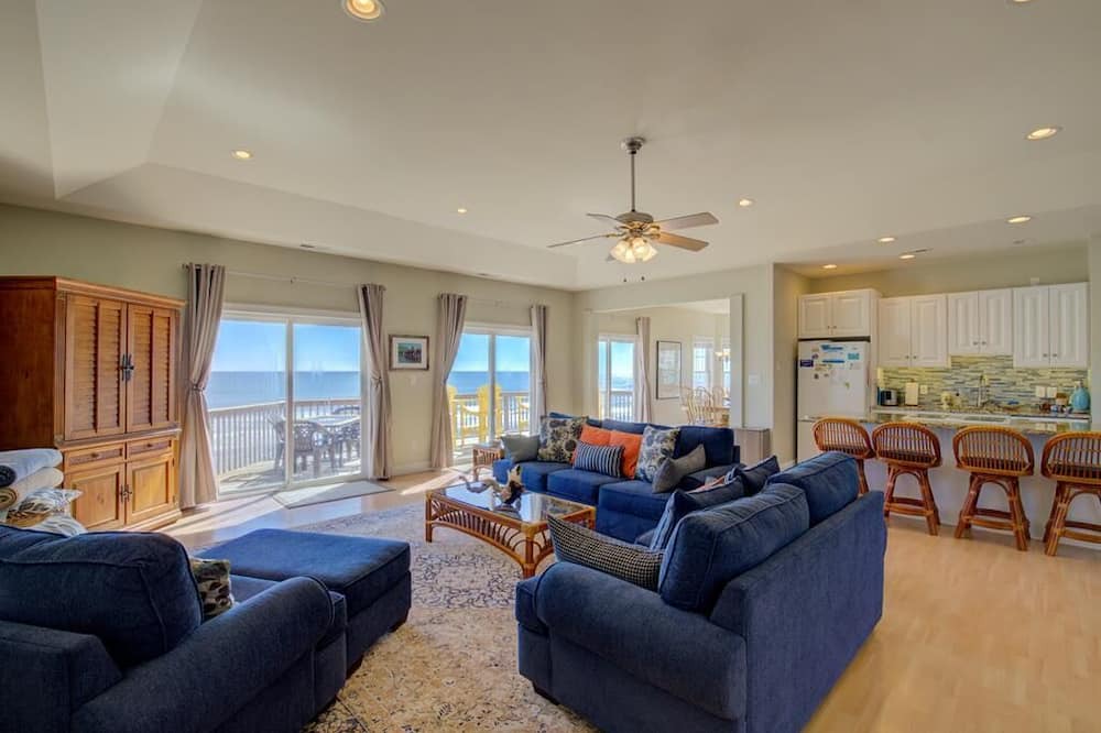 Photo of Livingroom in Village of Stump Sound