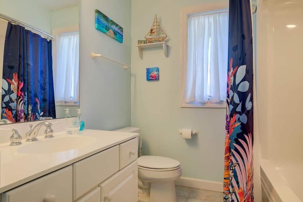 Photo of Bathroom in Village of Stump Sound