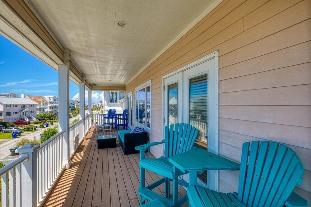 Photo of Patio Balcony in Village of Stump Sound
