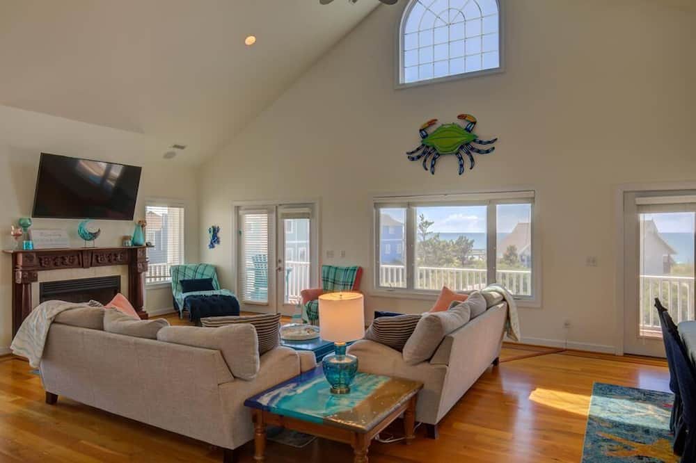 Photo of Livingroom in Village of Stump Sound