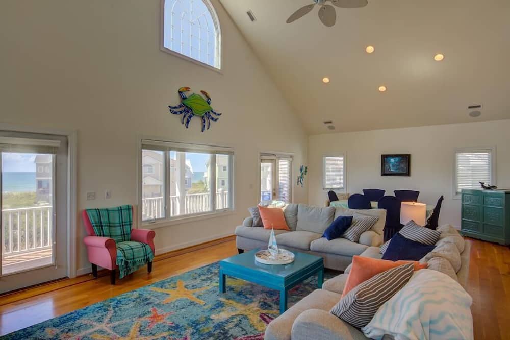 Photo of Livingroom in Village of Stump Sound