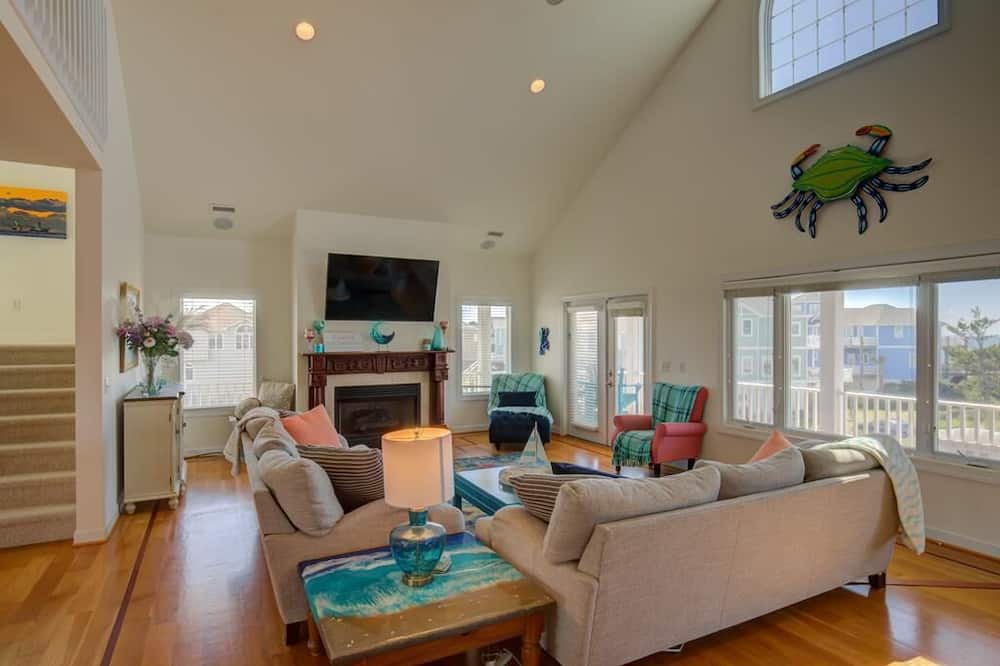 Photo of Livingroom in Village of Stump Sound