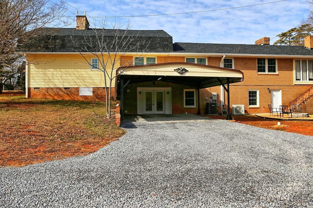 Photo of Outdoor in Boger City