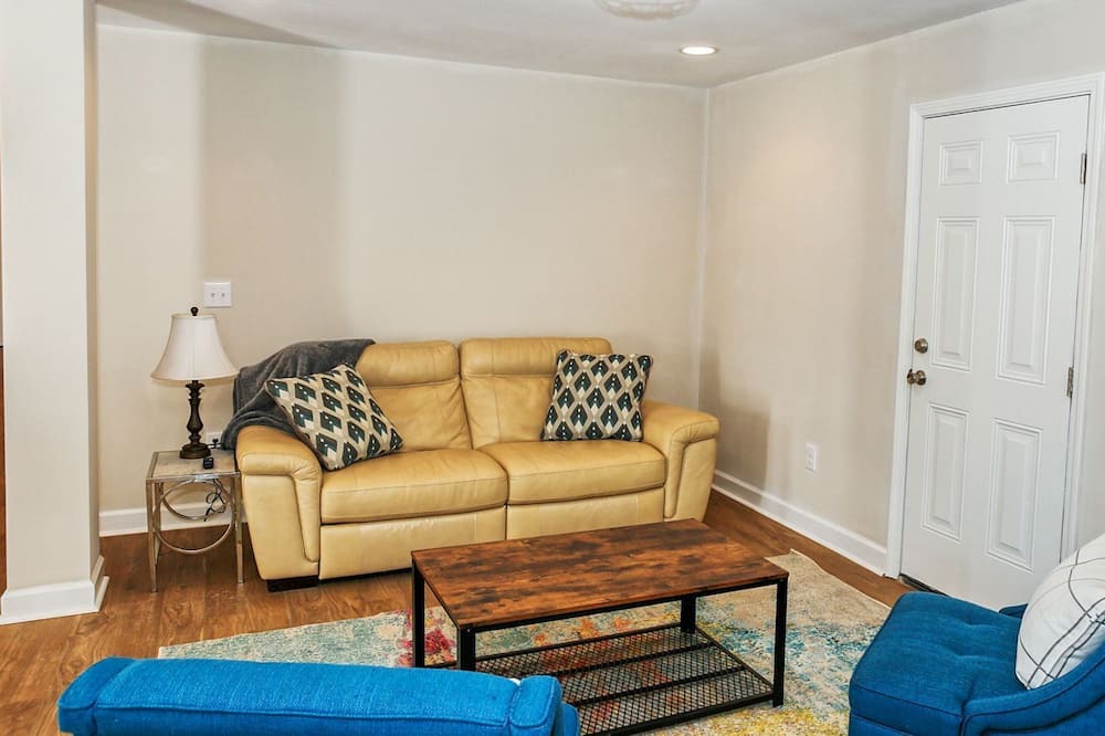 Photo of Livingroom in Boger City