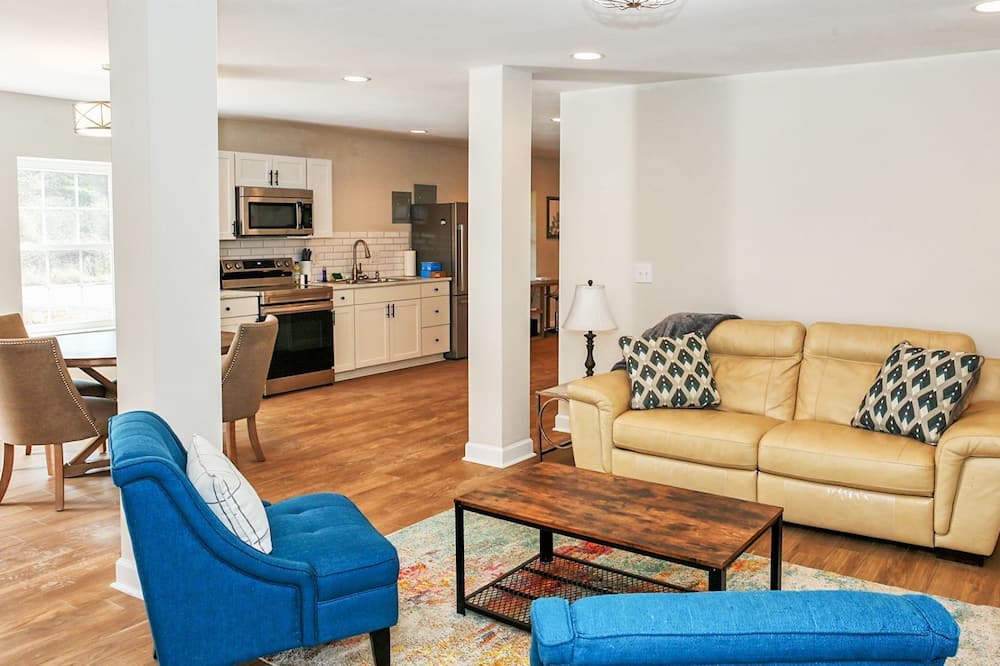 Photo of Livingroom in Boger City