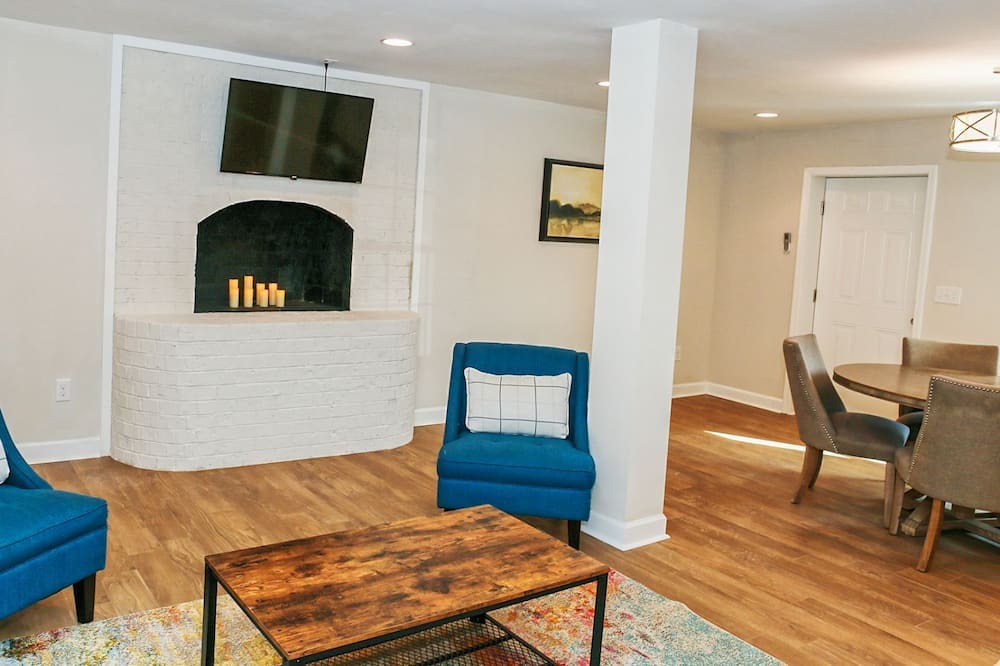 Photo of Livingroom in Boger City