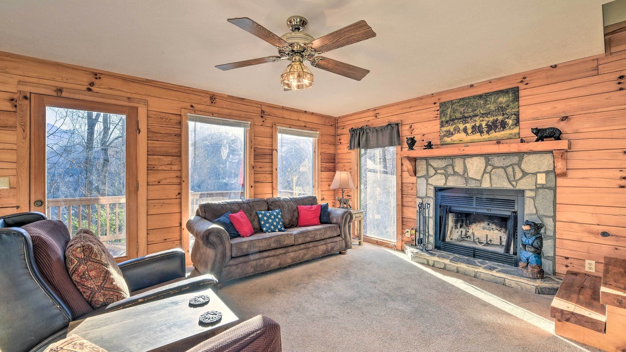 Photo of Livingroom in Valley Creek Run
