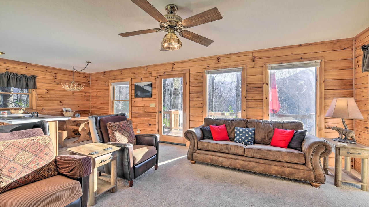 Photo of Livingroom in Valley Creek Run