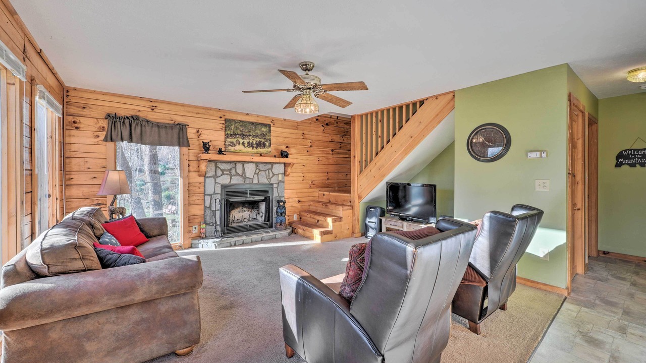Photo of Livingroom in Valley Creek Run